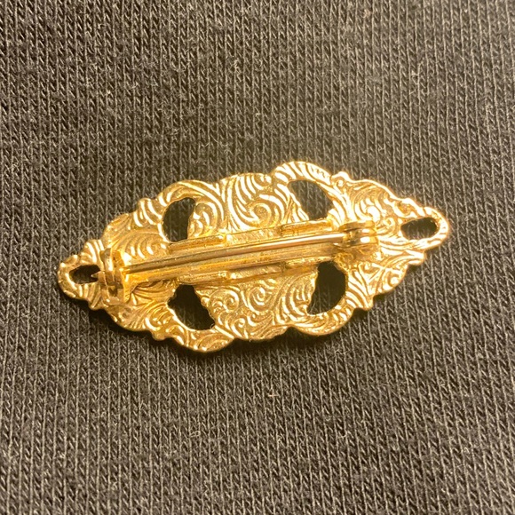 Vintage 1928 Elegant Gold-Tone and Faux Pearl Brooch - Picture 2 of 4